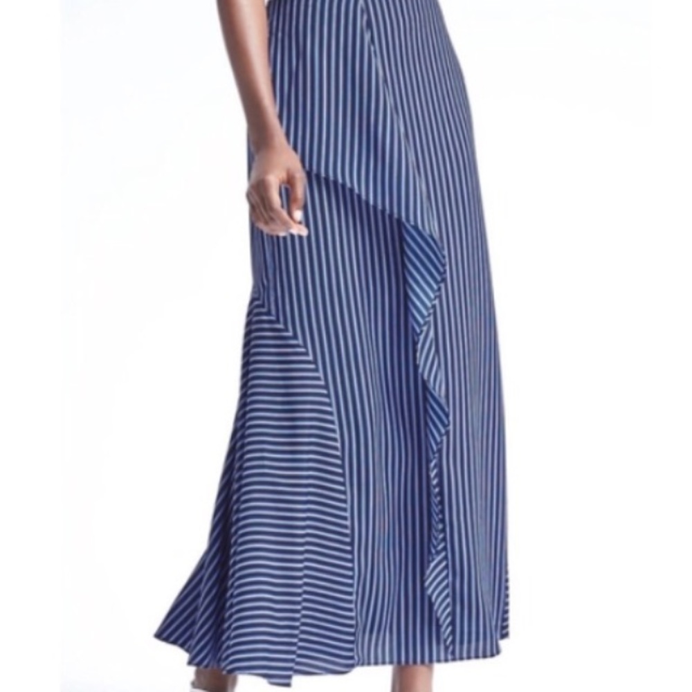 HP! 🎉💃 Banana Republic stripe maxi skirt. Size 0